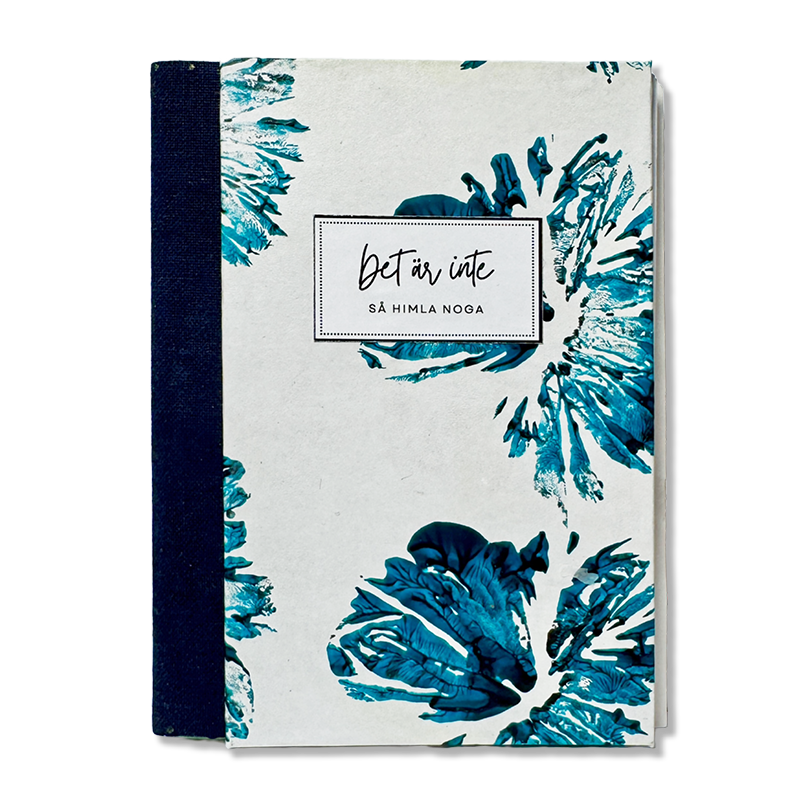 Anteckningsbok 'Det är inte så himla noga' – handgjord i återvunnet material