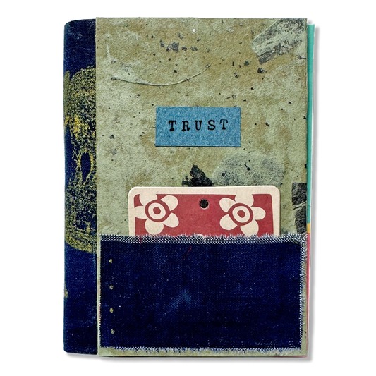 Anteckningsbok 'Trust' – handgjord i återvunnet material